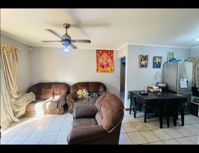 2 BEDROOM TOWNHOUSE FOR SALE IN MEER EN SEE